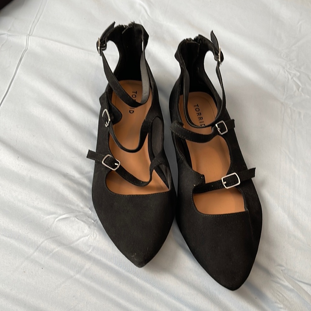 Buckled flats